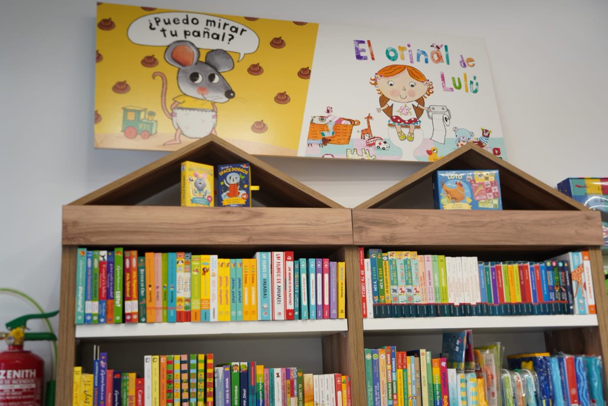 Ayto_DonBenito's tweet photo. Librería 📖 Rosa Mari abre sus puertas tras sus renovadas instalaciones  ofreciendo una imagen más actual en c/Portugal 19 #DonBenito #empresas #comercioDB https://t.co/Qk5ENZPi7m