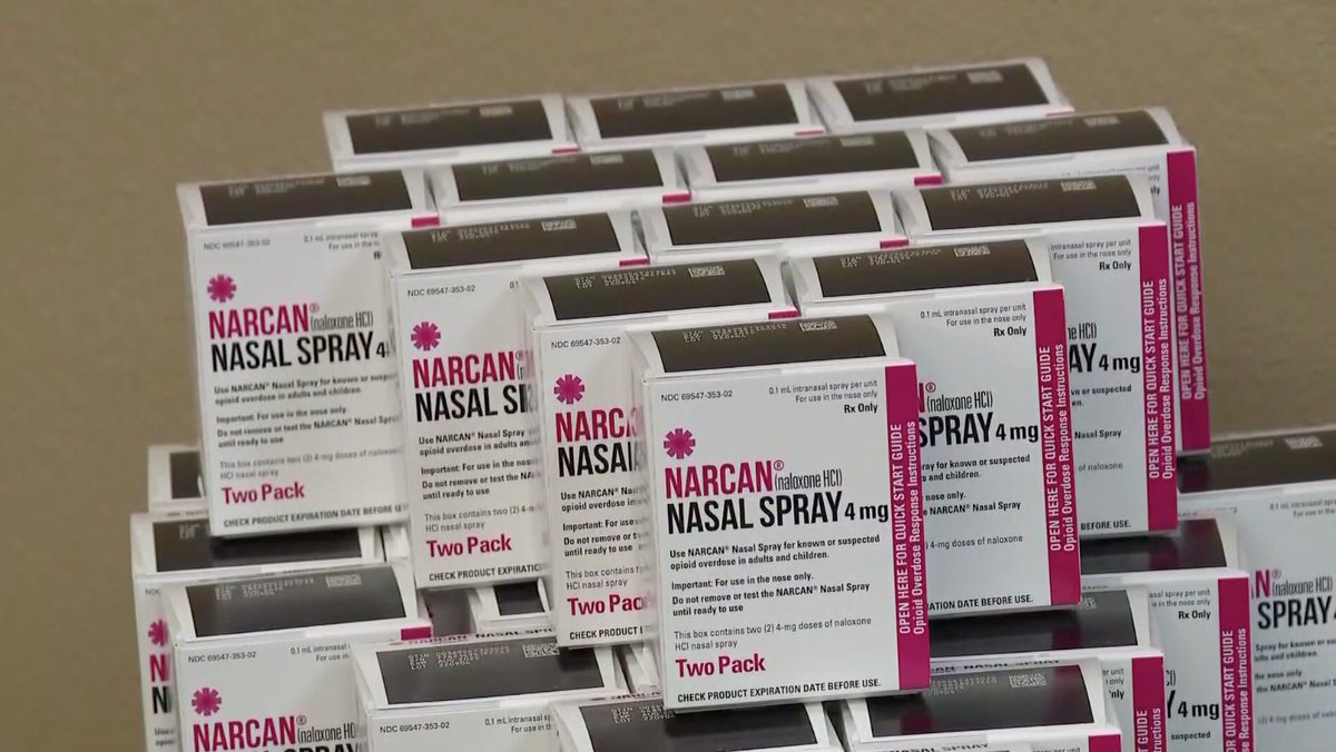 terroshealth's tweet photo. We offer FREE Narcan training to the public, but we need your help to continue saving lives! Please consider donating to Terros Health during @azgives, the giving campaign that unites nonprofits throughout AZ. Your gift of any size will help save lives!  https://t.co/TO2SdvD5vB https://t.co/2MCC6aJlTJ