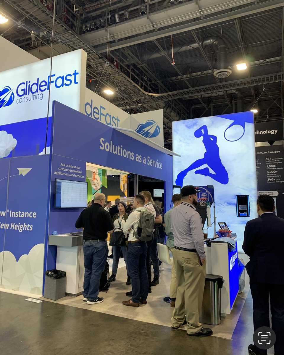 glidefast's tweet image. Raise your 🤚 if you remember this setup at ServiceNow #Knowledge19!
