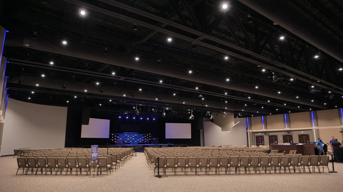 LEDEnviroLights's tweet photo. The REVI lighting system has significantly improved the visual experience of Cross Pointe parishioners and saved the church considerable time and money while doing so!
Learn more here! https://t.co/jwjdqqB1Gc
#REVI #Downlighting #Lighting #LightingDesign #HouseOfWorship https://t.co/9scJ4l7ymb