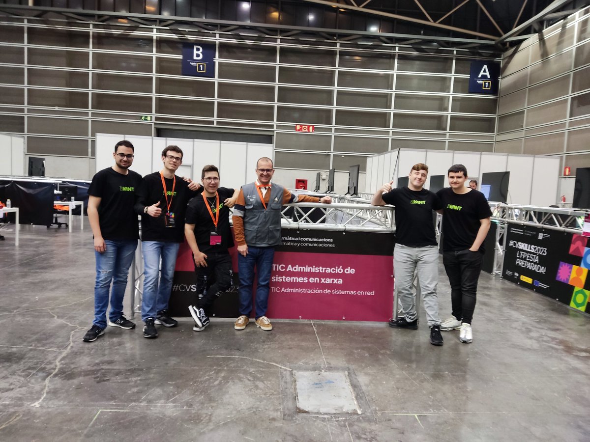 jomuoru's tweet photo. Últim dia de competició a #CVSkills. Moltes gràcies als tutors, alumnes i patrocinadors. @Raquel_Tamarit @mgomicia @InnovaPi https://t.co/FM16aZhJ0T