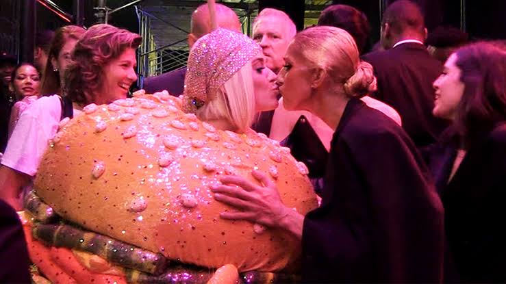 Happy birthday to the legendary and beautiful celine dion ! 