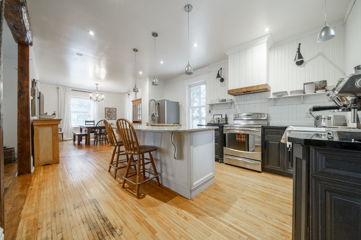 SRFRealtyGroup's tweet photo. For Lease!

13517 First Line Nassagaweya, Milton
3 Bed | 2 Bath | 2,193 sq ft
$5,400/mo

https://t.co/mgT2GCl8tW https://t.co/NDyTDLqE0d