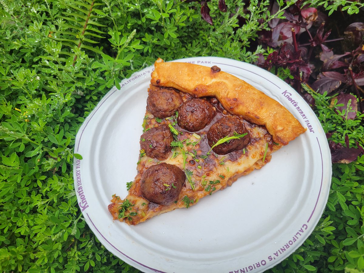 FUNFoodBlog's tweet photo. The #BoysenberryFestival has been extended into weekends through May 7. #Knotts

Detail: https://t.co/wk37Pl3TDe https://t.co/6jbqIKmO3C