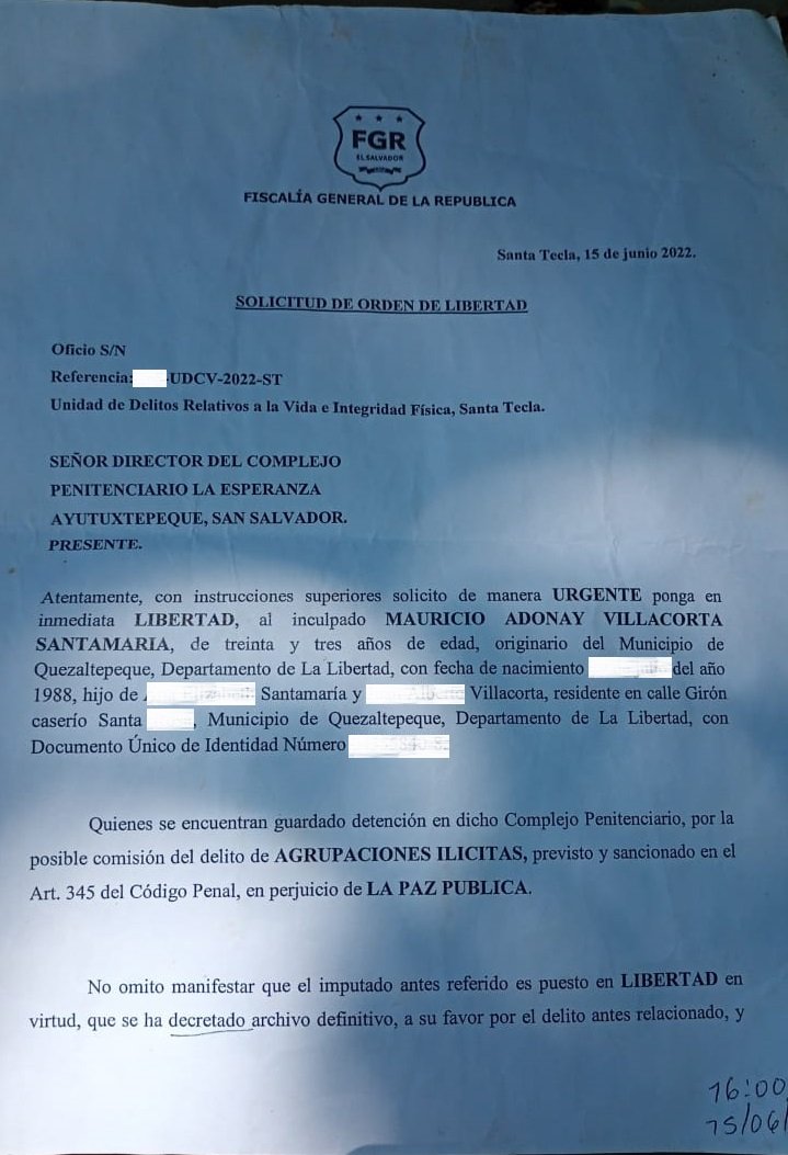 Jbeltranluna_'s tweet photo. El padre de Adonay dice que le han confirmado que se lo llevarán capturado a la base policial de Ciudad Obrera, en Ciudad Arce.

Ha mostrado la carta de libertad pero le dicen que no les importa.

Adonay es manco de ambas manos y ciego

@FGR_SV @PDDHElSalvador @hrw_espanol @CIDH https://t.co/REUasIRqyO