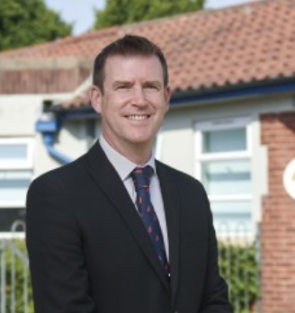 stgilesacad's tweet photo. Today we said a huge thank you and good luck to @davidmilner73 who leaves St Giles Academy after 7 years. A principal of principle who we wish the very best in his new school. #goodbyeandgoodluck https://t.co/wSFvuBG2G5