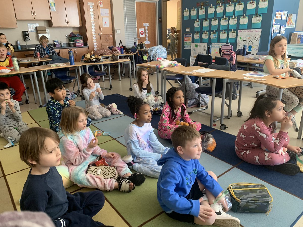 bdeutschbcps's tweet photo. Class family compliment celebration https://t.co/5NknPmUX5v
