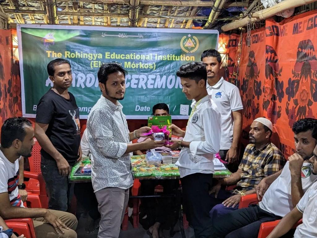 mdahn2d's tweet photo. Attended the Awarding Ceremony of The Rohingya Educational Institution https://t.co/NNuVZYuIic