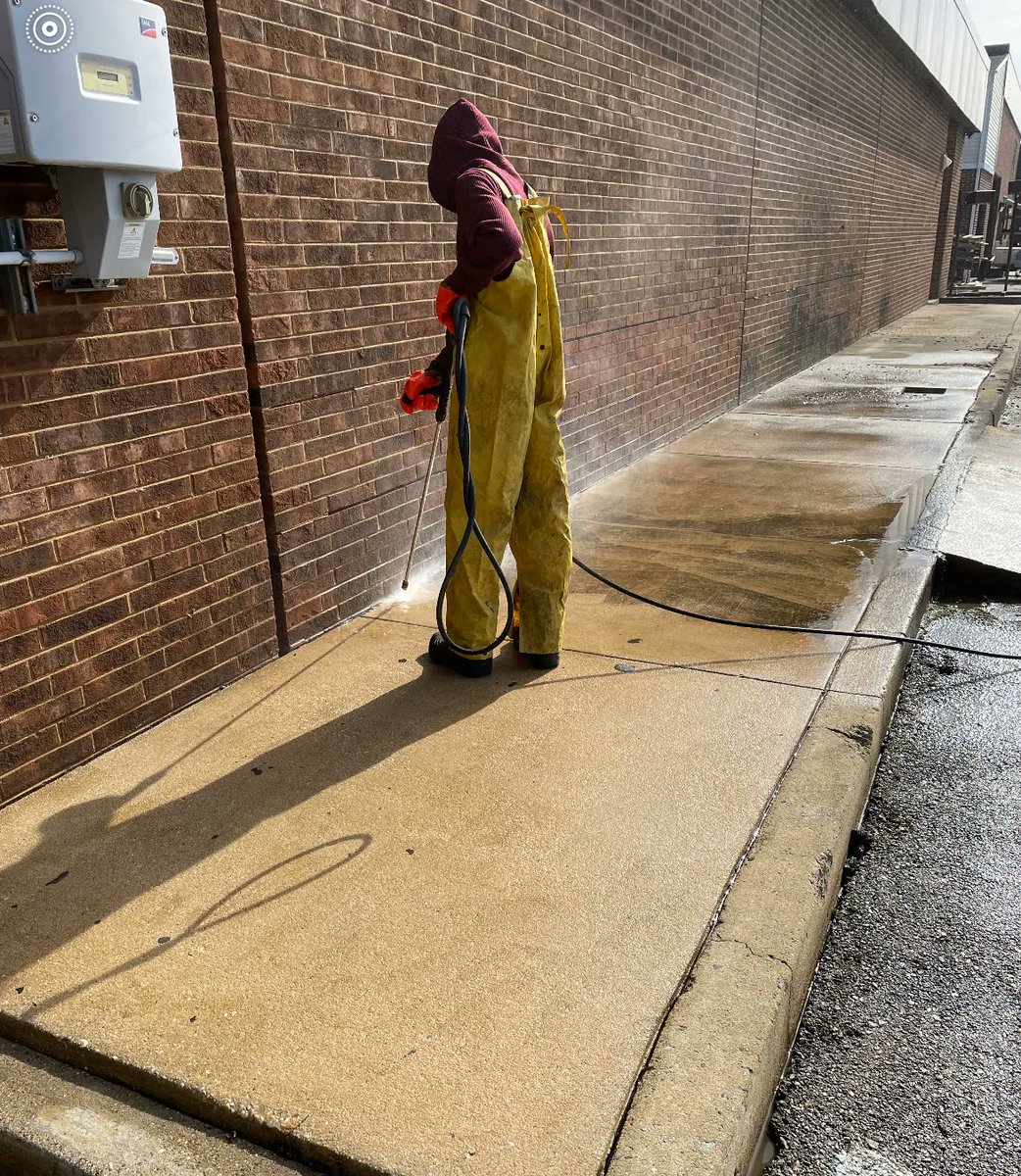 nccvtsd's tweet photo. Along with the help of Welding and Tech Drafting students, Mr Panico and Mr Bryant’s Electrical students are installing new E-Charge stations at Delcastle! They’ve made it over half way through the installing process in just 4 months! #nccvtworks #nccvt https://t.co/ih2e3O16qT