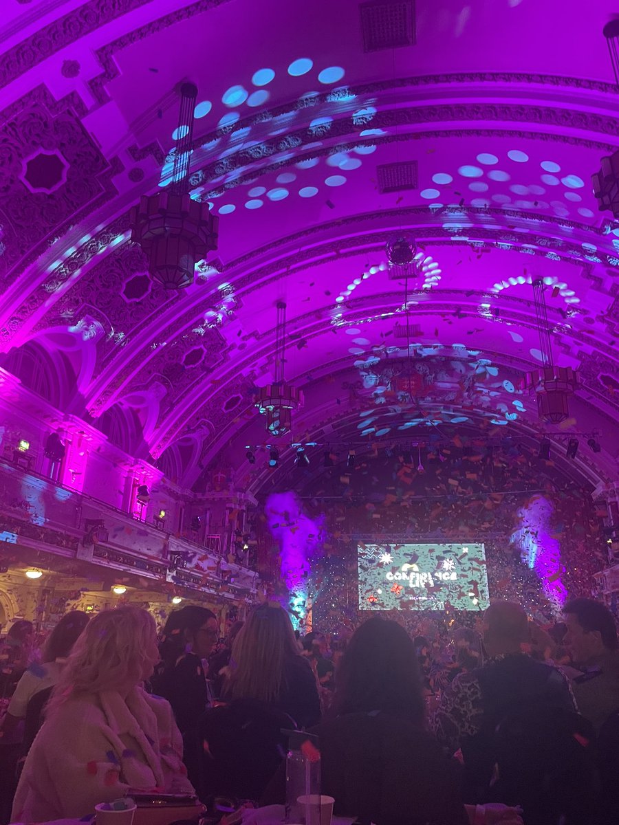 heading home after a fab day at #confidencelive, big thank you to the <a href="/digitaloftuk/">digitaloft</a> team for organising for us to attend and also for being all round looovely people✨