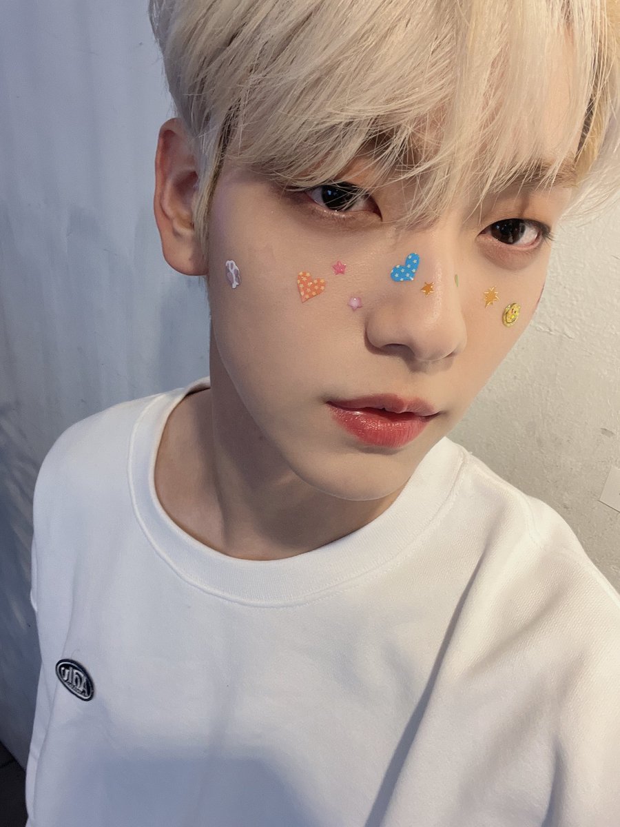 soouobin's tweet image. I recently decided to add a little flair to my look by trying out some love-shaped stickers on my face. I think they're absolutely adorable and they make me feel a little bit more playful and whimsical. But I'm curious, what do you think of them, MOA?