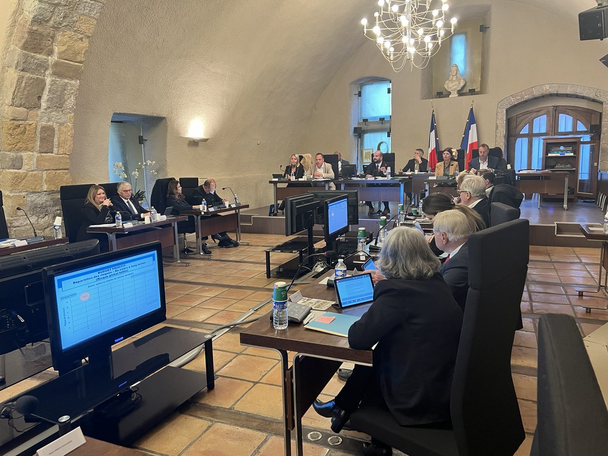 david_rachline's tweet photo. 💐 Création d’un permis de végétaliser pour les fréjusiens.

L’objectif de ce dispositif est de participer au développement de la biodiversité et à l’embellissement de Ville.

#Fréjus, ville participative ! https://t.co/atIyMwSpT9