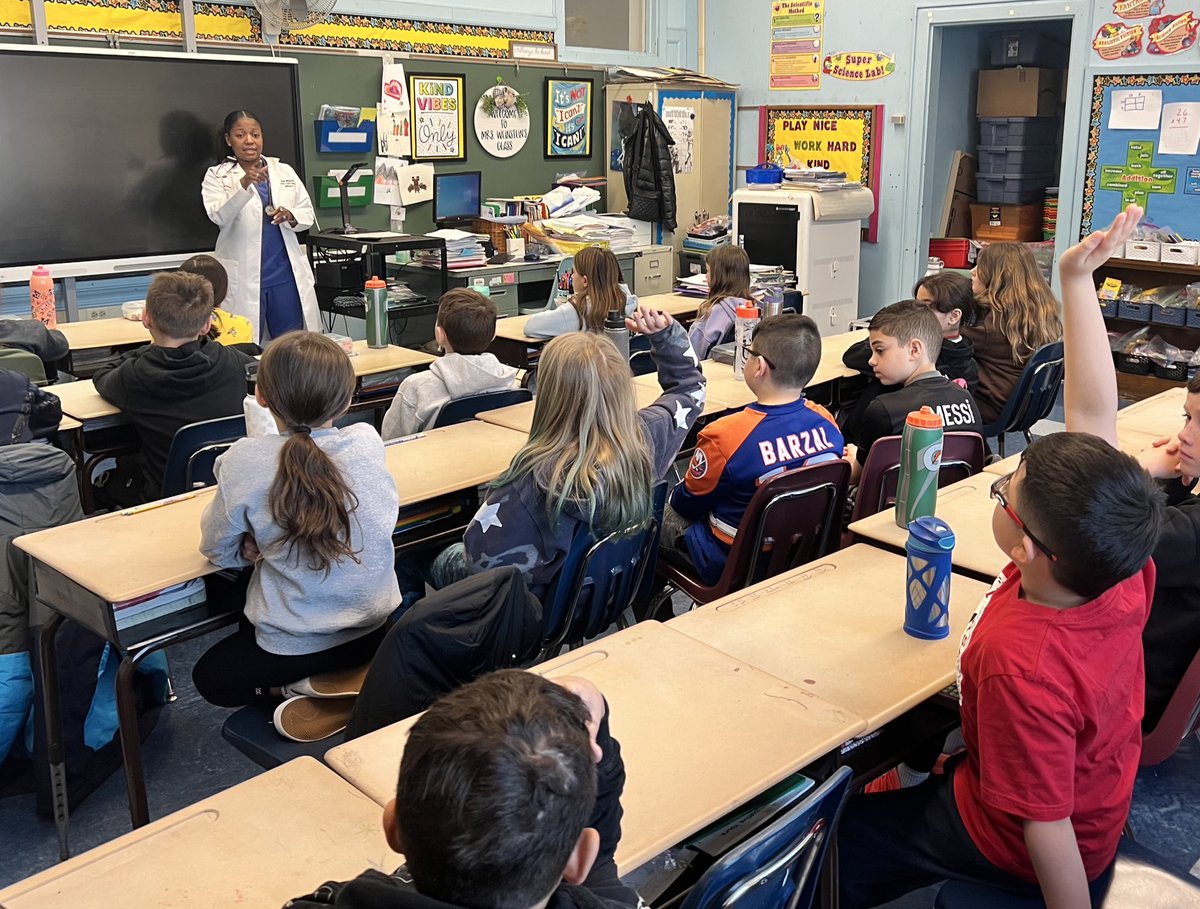 Today was AMAZING! Thank you to all the parents who volunteered to speak about their careers - The students felt empowered and inspired! #collegeandcareer #OSDBeWell <a href="/OaksSchool3/">Oaks School #3</a> <a href="/MrsRandazzo/">Mrs. Randazzo</a> <a href="/OSDBeWell/">OSDBeWell</a> <a href="/OSchoolsPR/">Oceanside School District #OSD_NY</a> <a href="/Mets/">New York Mets</a>