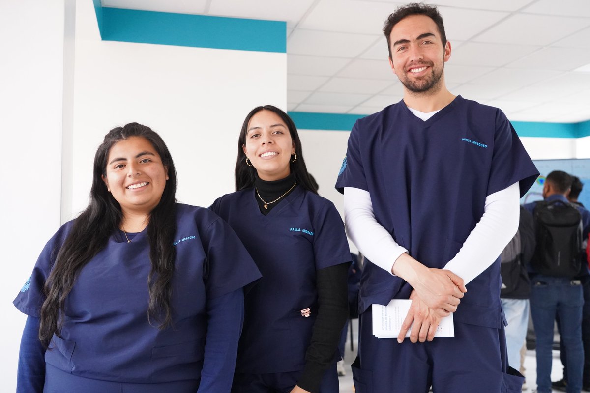 upsalesianaec's tweet photo. 📕✅ En la sede #Cuenca se presentaron los resultados del Proyecto de Innovación en Tecnología Biomédica desarrollado por el Grupo de Investigación #GIIB #UPS. Además, se contó con la intervención virtual del Dr. Carlos Julio, docente investigador de la @ufrj . 🇧🇷
#UPSCuenca https://t.co/nRRdiezlbw