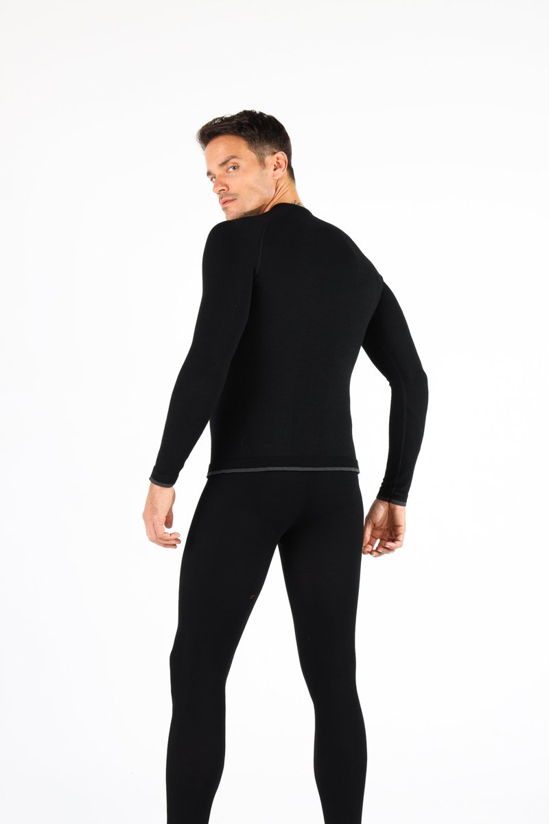 woolonausa's tweet photo. It keeps you warm during colder weather while also providing easy breathability during warmer temperatures, ensuring your comfort regardless of the climate. 
#merinowool #underwear #baselayer
https://t.co/p3iGq3eHnr https://t.co/LkpLRi7Hpo