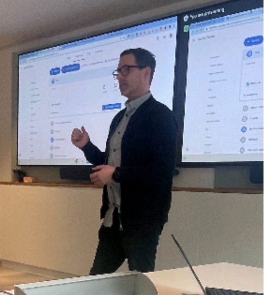 TrelsonApps's tweet photo. Today @KAarberg  presented Trelson together with #google at #bett2023 to representatives of many different Norweigan municipalities!
They (of course) seem to really like our product and quite a few wanted to test it!
#norway #education #Norge #udir https://t.co/vhAd0Hetyj