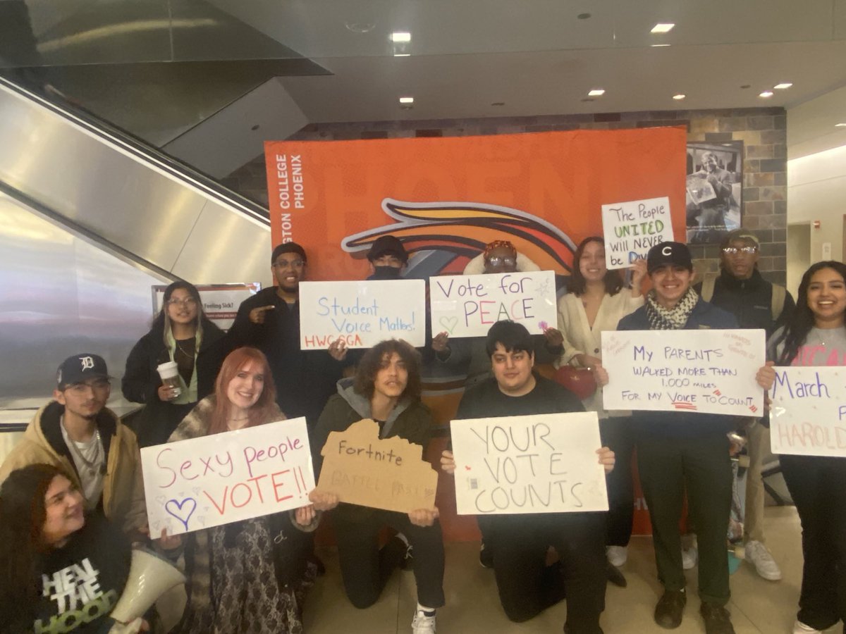 Students4Brand's tweet photo. Photos from Harold Washington College students’ march to the polls! Only 6 days left to cast your vote for @Brandon4Chicago 🗳️🗳️🗳️ You can register day-of with 2 forms of ID and proof of address. #BrandonIsBetter https://t.co/nySMMvyO4C