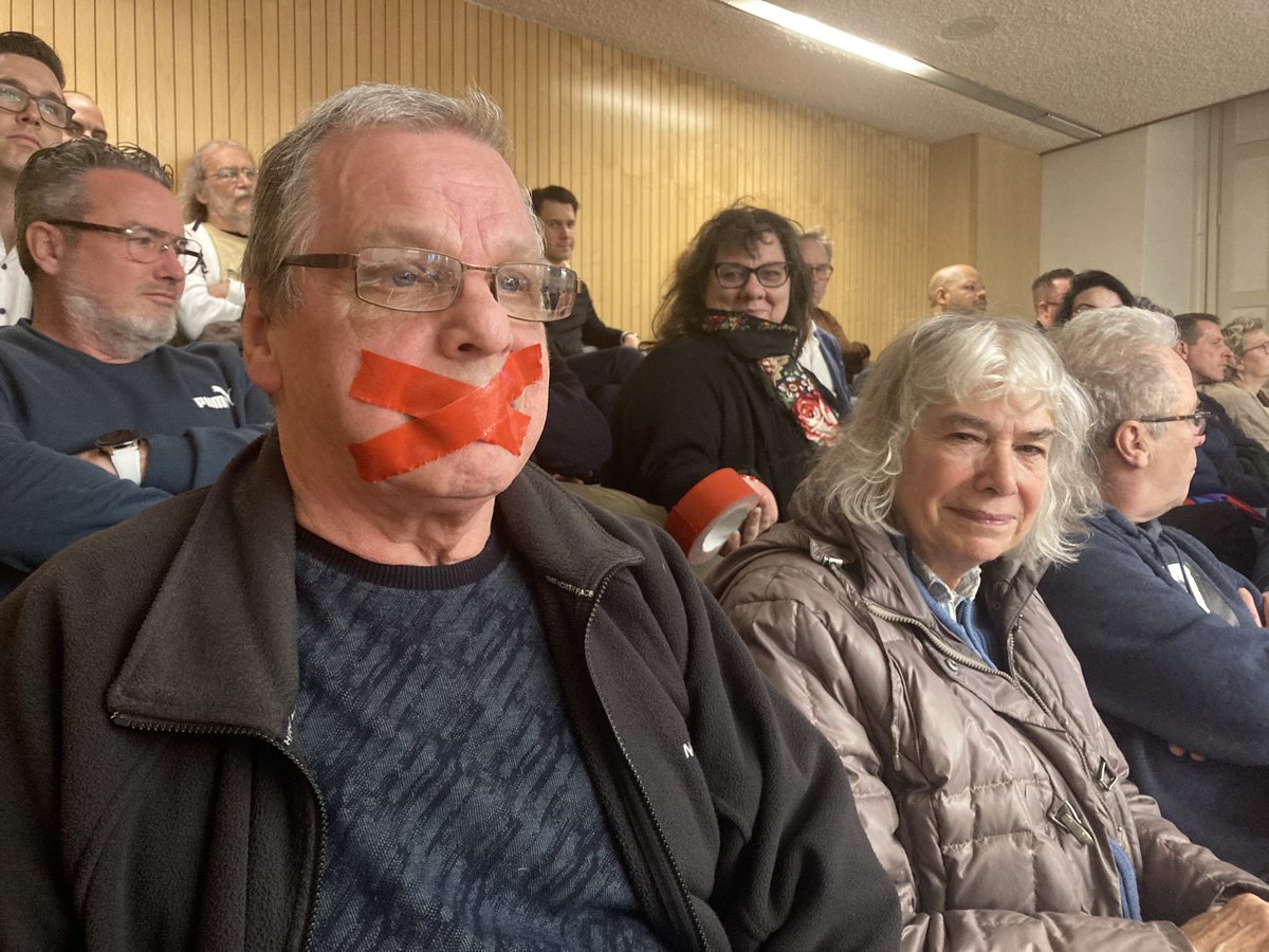 Referenda en Haarlem vormen geen gelukkig huwelijk. Tweede keer dat er peiling met advies van Haarlemmers over parkeerbeleid wordt gevraagd. Eerste was al een flop. Nu wil coalitie er niet eens aan beginnen. Aanvrager van referendum voelt zich monddood gemaakt.