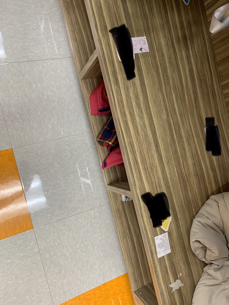 mrsballinger15's tweet photo. We lose our jackets a lot in our class!😅 As a class, we made posters to remind us to put our jackets in our cubby or the water bin at recess! #innovate #vaughnspringtraining @VaughnElemFISD https://t.co/lwQGE1XsEL