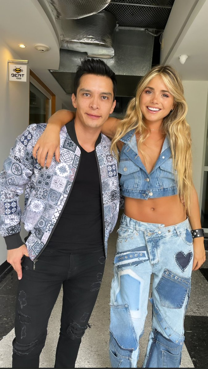 OyeSergioMejia's tweet photo. Desde Uruguay para el 🌍
Hoy nos visito @_merideal en @Oye897 !
#TrapoDePiso ya suena con todo !
Próximamente en @TecateEmblema ! https://t.co/StDLEbXNI7