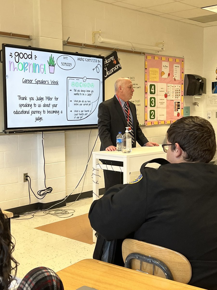 Huge thank you to Judge Miller! Thank you for serving in Barnegat and sharing your journey with us! #BarnegatINSPIRES
#ONEBarnegat
#BHS