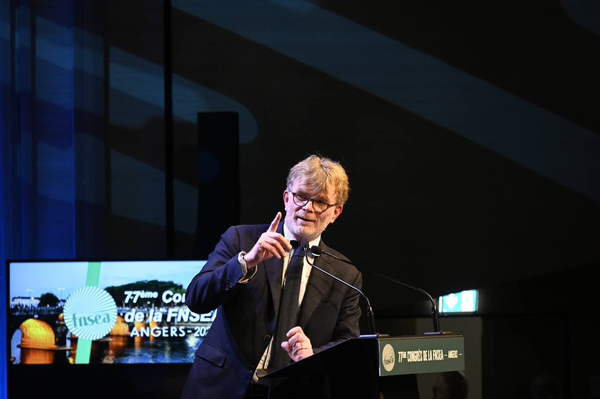 Au #congrèsFNSEA2023 pour être aux côtés de toutes celles et tous ceux qui, partout dans nos territoires, s’engagent pour l’avenir de notre agriculture. Pour imaginer des solutions et bâtir notre souveraineté alimentaire, nous avons plus que jamais besoin d’engagés qui défendent