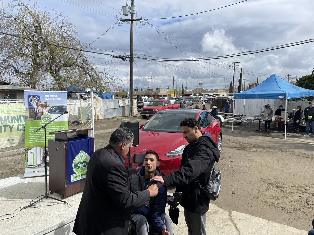 @UCBerkeley student part of Alternative Breaks asks Rey what are the lessons learned. #CleanMobilityForAll #CapandTrade #CleanTranspo #CleanEnergy #UPLIFTtheValley
@CACleanMobility @CAClimateInvest @AirResources @SharedUseCenter @LatinoEnviro