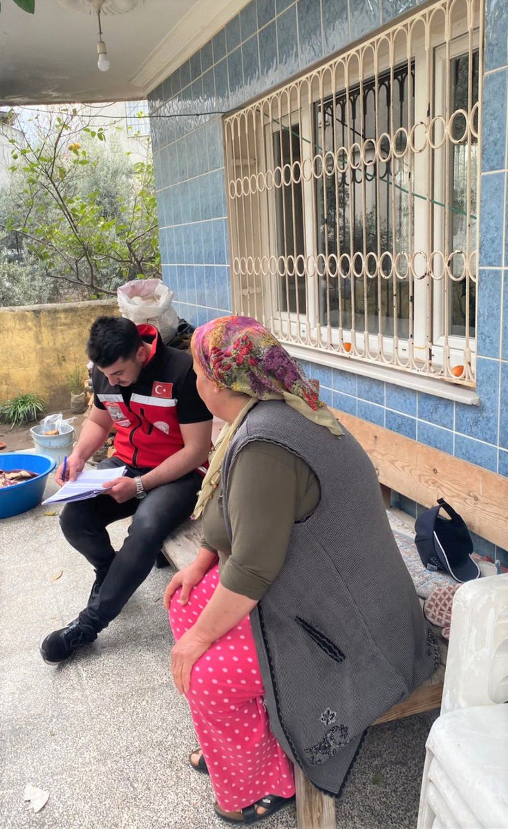 deryayanikashb's tweet photo. Depremin ardından bugüne kadar;
Afet bölgesinde 4.808 personel ile 1.367.610,

Afet bölgesi dışında 5.213 personel ile 630.721,

ALO 183 hattımızda 15 personel ile 860,

KKTC’de 95 personel ile 10.802,

Toplam 10.131 personel ile 2.009.993 psikososyal destek görüşmesi yapıldı. https://t.co/cuo9Ldtzvz