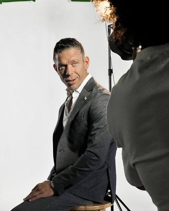 Fun day BTS for my headshots https://t.co/WCXuOSrLY0