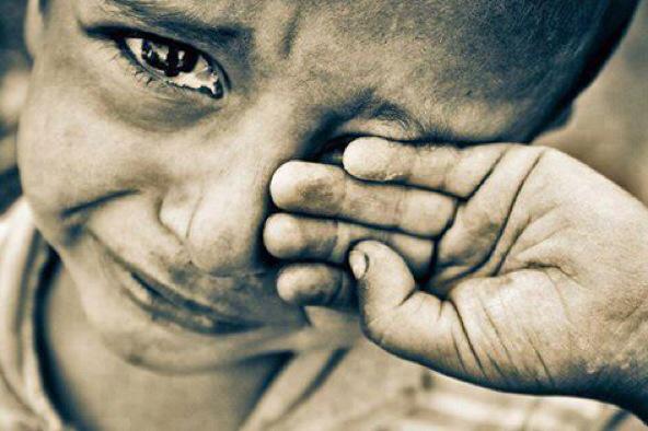 ''Garip değilim, ama kötüyüm. Böyle olurum bazen. Canım hep ağlamak ister.''

Tolstoy