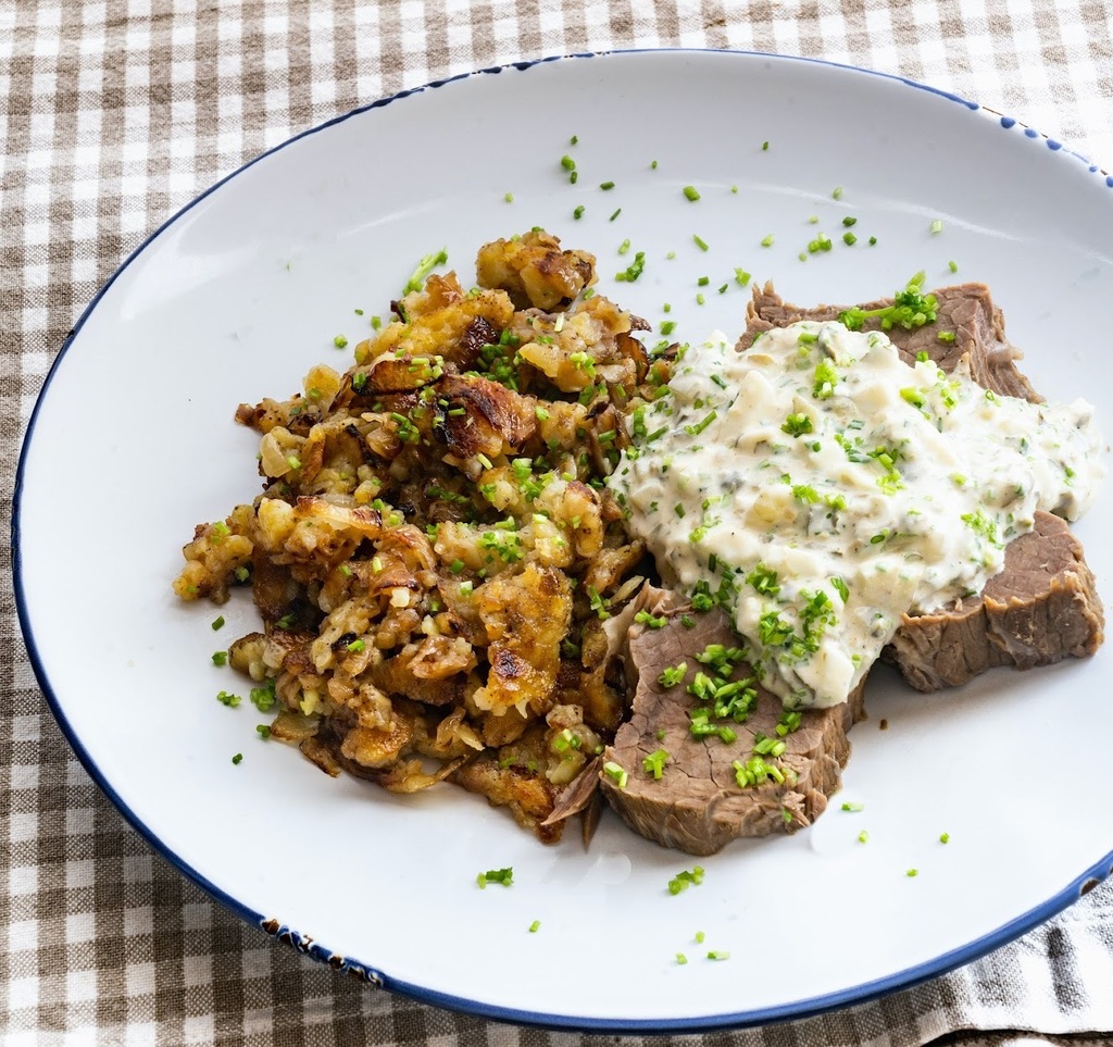 Gekochtes Rindfleisch mit Erdäpfelschmarrn und Sauce Tatar ift.tt/oiQTduk