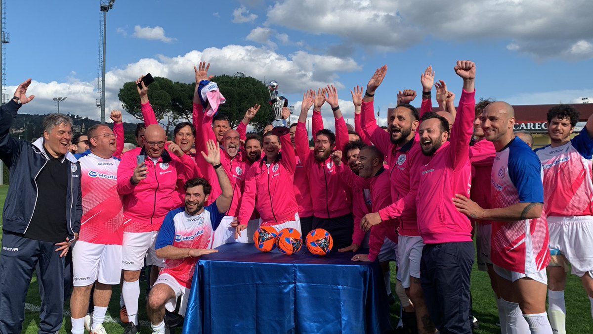 giulia_banfi's tweet photo. Sul treno di ritorno da Coverciano ripercorro con un paio di foto i momenti 🔥 di questa prima #DigitalCup vinta dalla Nazionale comunicazione digitale contro la Nazionale cantanti 🏆
Una bella iniziativa per continuare a credere nelle potenzialità del #digitale. Avanti tutta! https://t.co/FgdRdW7maH