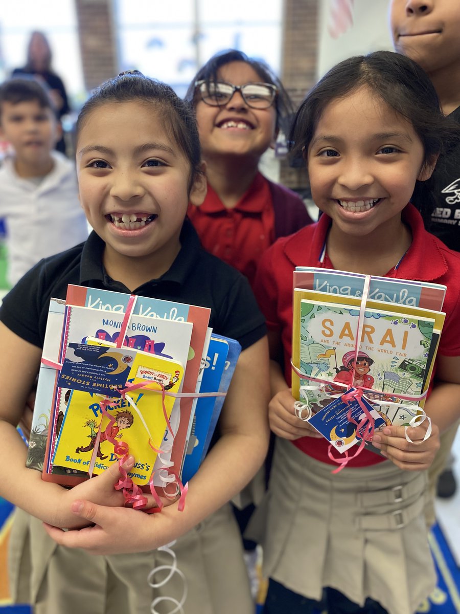 So happy for your friends, everyone wants to get in on the smiles! #bookbundles #mysteryreader #happyreading @DreamBigRB @RedBankSup @rbpsEAGLES @sharonsmallwo6