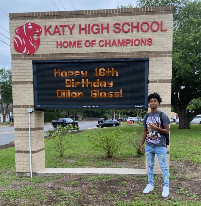 DillonGlass18's tweet photo. Thanks Everyone for the birthday Wishes! I really appreciate the love! @priestdellucci @houstonhomezone @deondrickglass @Dallasglass9 @Katyfootball @KatyTigerTrack @KatyTigerMedia 👑💪🏾♈️ 💯 https://t.co/tog9kd8klm
