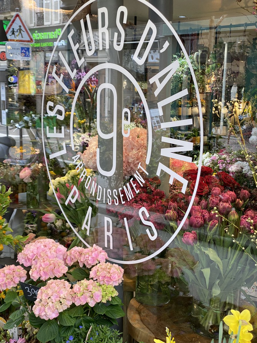canuckrobyn's tweet photo. Paris is still the best place to visit in the spring 🌸 https://t.co/yKUzROQr3z