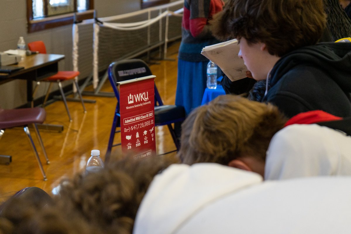 JCPSKY's tweet photo. 🎓 COLLEGE FAIR | It's never too early to start thinking about college!

@barretjcps hosted a college fair today for middle school students, inviting other schools throughout the district to meet with representatives from at least a dozen colleges and universities.

#WeAreJCPS https://t.co/X8fnvXma6Y