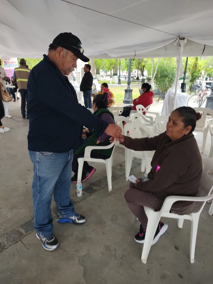 JS04COAH's tweet photo. Para prevenir dengue, Zika y chikungunya lo más importante es evitar la presencia de criaderos de mosquitos #feriadelasalud Recomendaciones sobre patio limpio y el uso de abate #PorTuBienestarActuaContraElDengue @CoahuilaSS https://t.co/Xgmx7evHHE