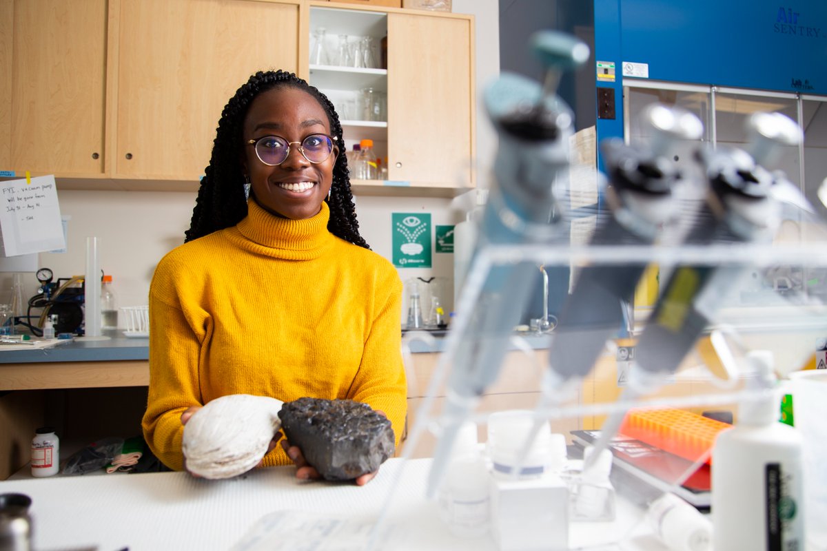 An oceanographer, an artist, and a science communicator, Moronke Harris contains multitudes — and that's her superpower. 🤿 Read her Collective Spotlight below and follow her at @imaginativesci 🧬 jacksonwild.org/blog 📸 by Nova West, Rob Shaer, and University of Victoria