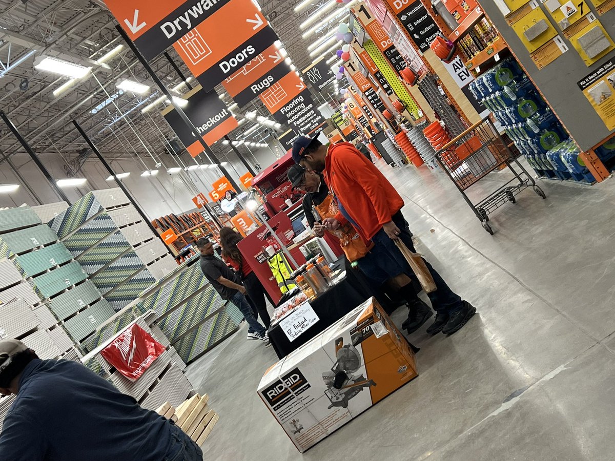 specialtyds's tweet photo. PRO! PRO! 🧡🤍🖤 Amazing turnout! @Sarahisthebomb_ @Ramona_Coleman_ https://t.co/Auh8M5hjJb