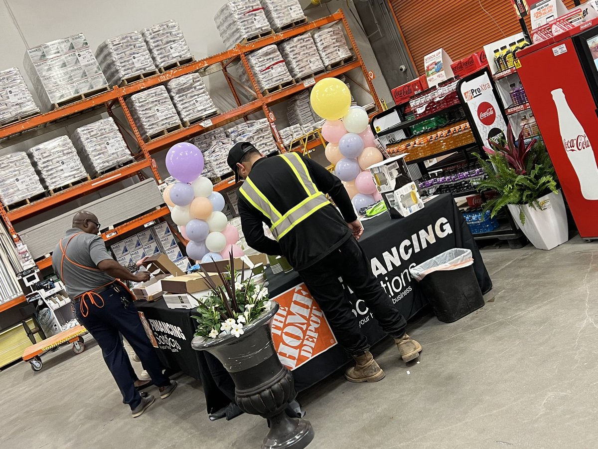 specialtyds's tweet photo. PRO! PRO! 🧡🤍🖤 Amazing turnout! @Sarahisthebomb_ @Ramona_Coleman_ https://t.co/Auh8M5hjJb