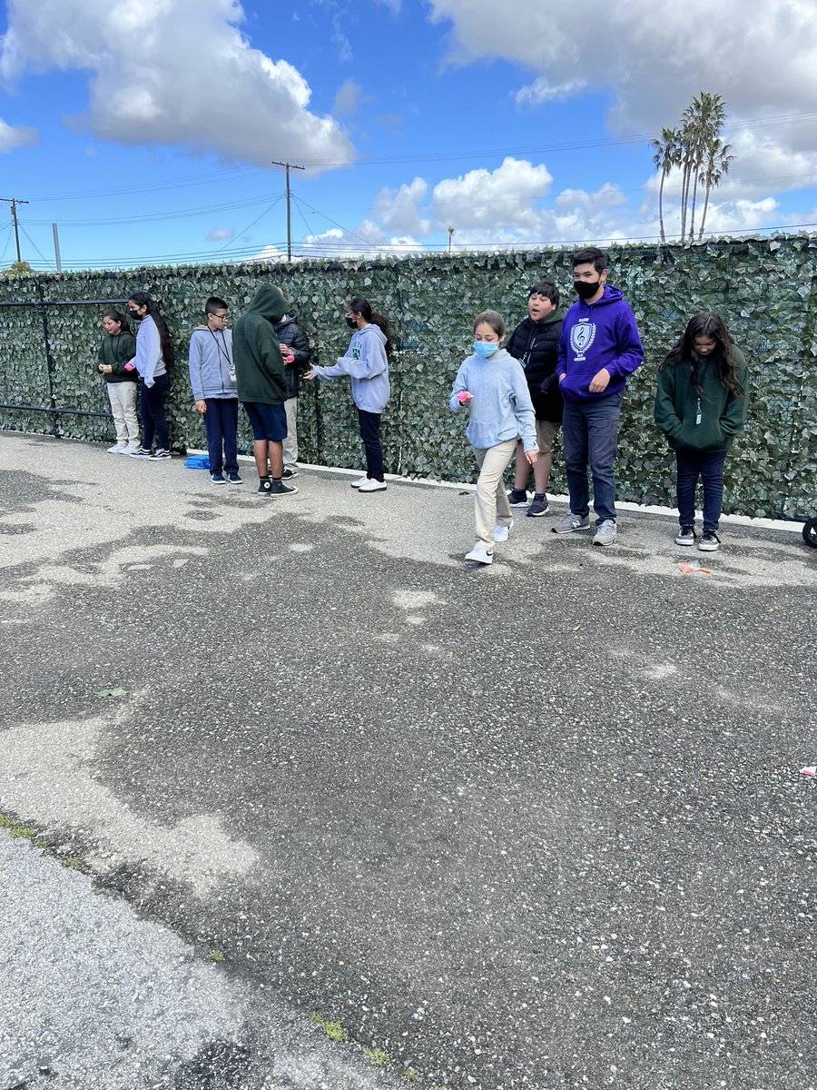 AlvarezRice's tweet photo. ✨Circle of Friends💫The Path to Inclusion✨Thursday’s 🙌🏼3/30 Easter🥚Relay and 🥚 transfer🤩.  How many 🥚 can we transfer @hesdpride @EOGreenHornets @dcastellanohsd @cof_green https://t.co/NffV3Jfjry