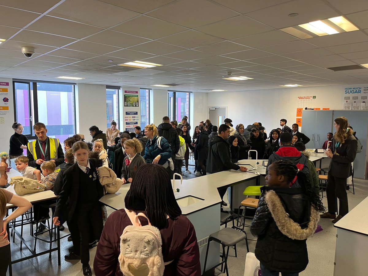 TOAN_Science's tweet photo. Great night for our Y6 Open Event this evening. See you all in September 🤩 @OldhamAcademy https://t.co/dsSCJlRCUL