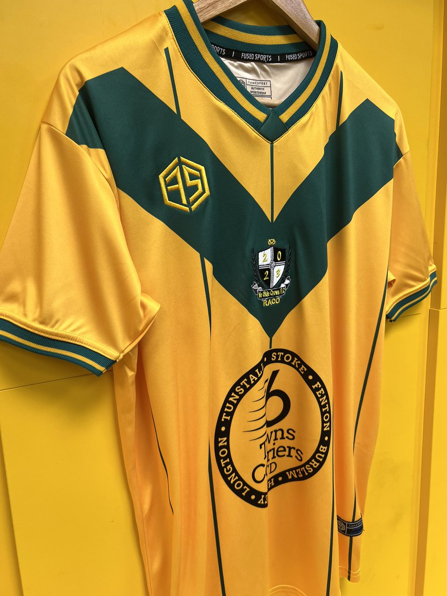 FusedSport's tweet image. Recreating a retro classic.
•
mitch@fusedsport.co.uk
fusedsport.co.uk
linktr.ee/fusedsport 
•
#bespoke #sportswear #brand #club #partner #limitless #taylormade #yourcolouryourway #sport #football #cricket #rugby #netball #training #justdoit #diversity #team