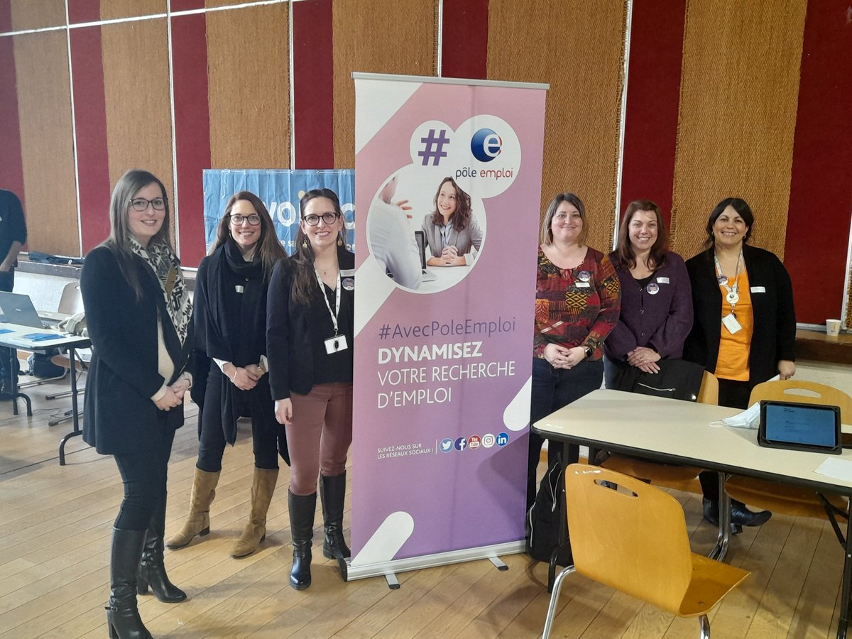 300 visiteurs sont venues rencontrer les 30 recruteurs présents et les 8 partenaires au forum emploi zlternance de <a href="/pipa_ain/">Parc Industriel de la Plaine de l'Ain</a>. Les équipes @poleemploi_ara présentent pour renseigner et préparer aux entretiens. 
#onestlapourvous
@YMtais <a href="/sophiedelmas2/">Sophie BERTRAND</a>