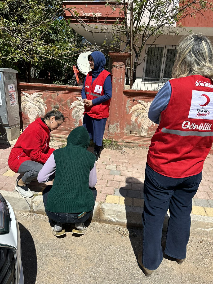 Bu ramazan acımız bir aşımız bir. Ramazanın bereketini paylaşmaya devam ediyoruz. 🇹🇷🌙                                            <a href="/drkerem/">Kerem Kınık</a> <a href="/avesraozkoc/">ESRA ÖZKOÇ</a> <a href="/dr_ialtan/">Dr. İbrahim ALTAN</a> <a href="/semraaydin06/">Semra Aydın</a> <a href="/Kizilay/">Türk Kızılay</a> <a href="/KizilayKadin/">Türk Kızılay Kadın</a>