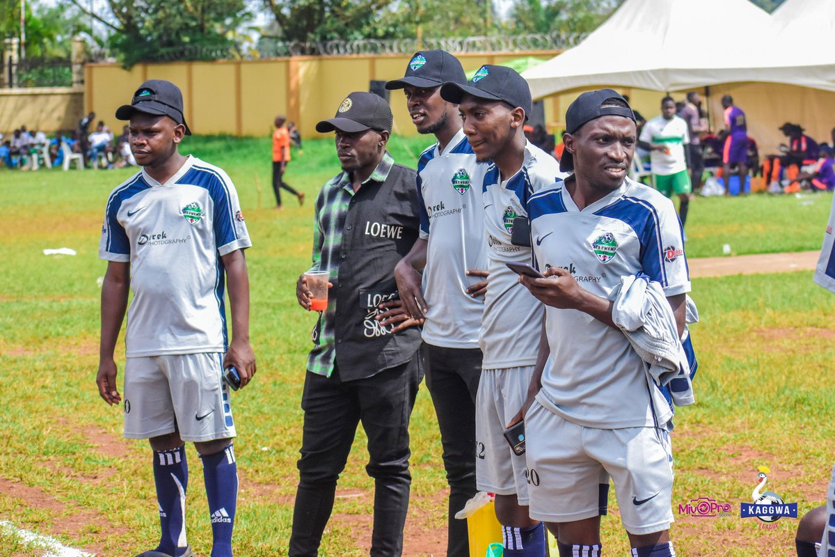 Typical @20 tweet media