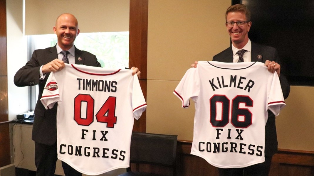 ConvergenceCtr's tweet image. Bipartisan power work-couple @RepDerekKilmer and @RepTimmons for using bridgebuilding to achieve bipartisan change in a heavily divided Congress. #MAPchat