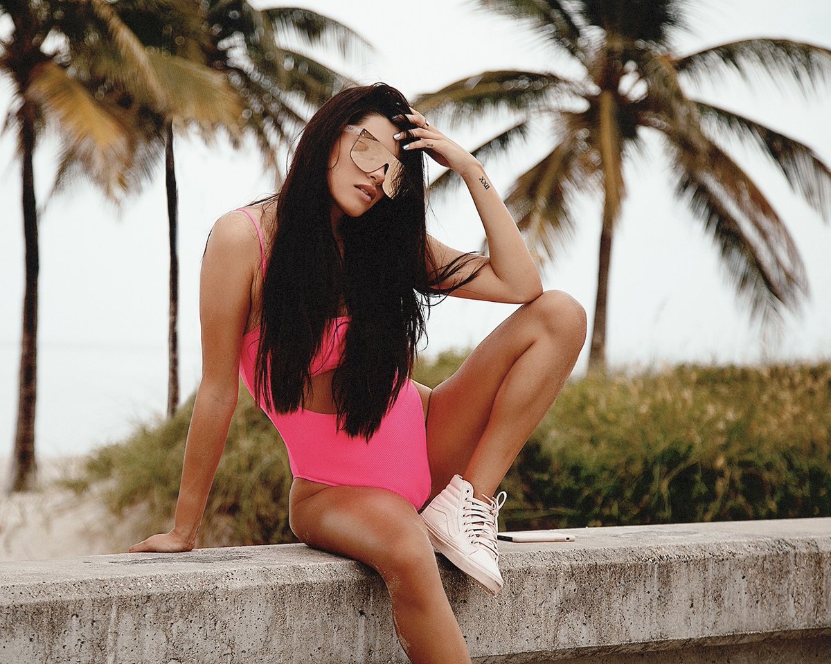 13o5's tweet photo. Bi-polar Miami weather. 🌦️

.
.
.
.
.

​​​#jrivera #jriveraphotos #portraitphotography #portraitphotographer #miamiphotographer #miamiphotography #miamifl #bookyourshoot #bookyourphotoshoot #creativecontent #creativeconcepts #creativeartists #undiscoveredartists #creativesatwork https://t.co/bYx0qDfumB