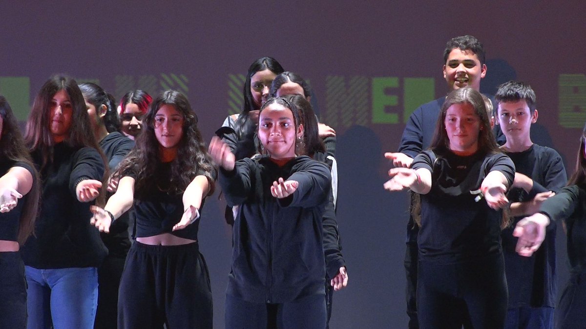 tramuntana_tv's tweet photo. Setmana de #MapadeBall a #Figueres. Avui dijous amb alumnes del @iesrm_net i el @Cendrassos al Teatre el Jardí. Divendres darrera representació a les 19:00 hores.
@figueresaescena #Agitart https://t.co/W1kTNkJ1xo