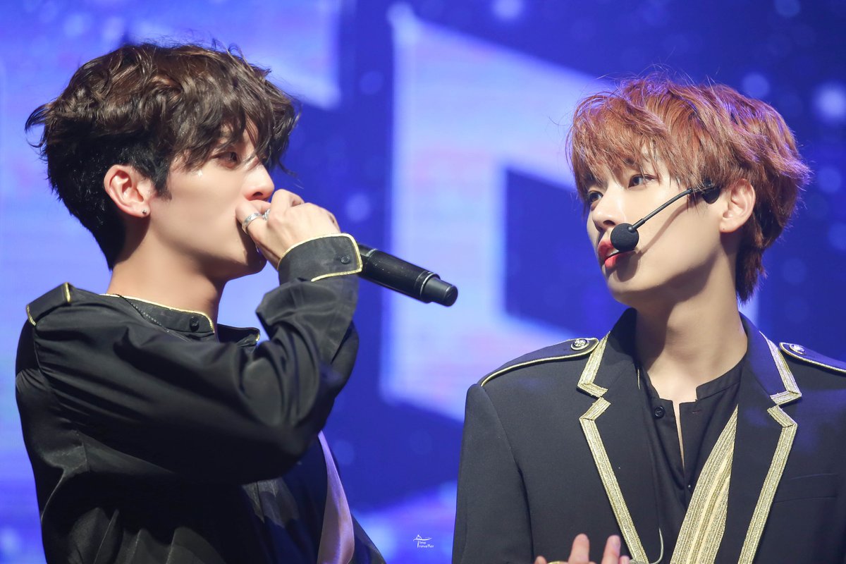 9Timetraveller's tweet photo. 180922 대만 팬미팅
3월호 #월간93즈

#SF9 #에스에프나인 
#영빈 #YOUNGBIN #인성 #INSEONG 
@SF9official https://t.co/GQ4C1C6Kz1